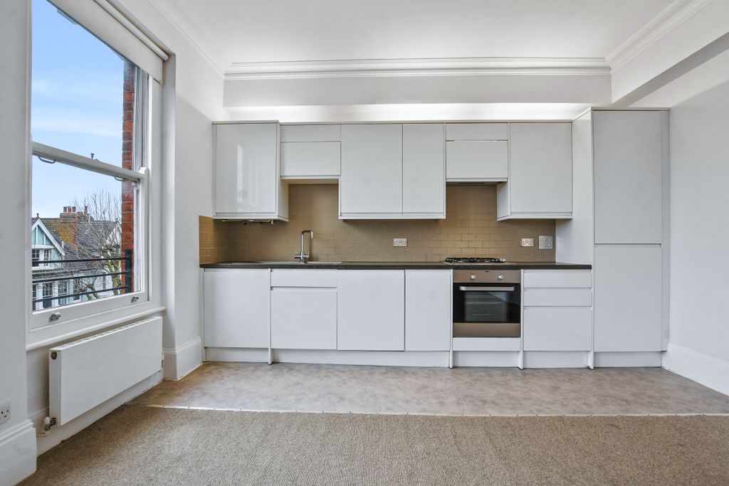 Property photo 2 of 8 A88F2B47-E5F0-4B36-Ac2F-33d6c5739B60Gcham - Flat 2 49 Muswell Road - Kitchen -Original (1).Jpg