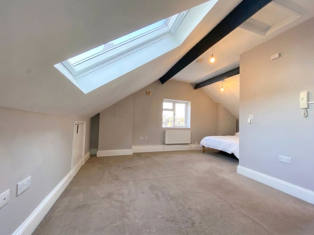 Property photo 3 of 8 Picture No. 19