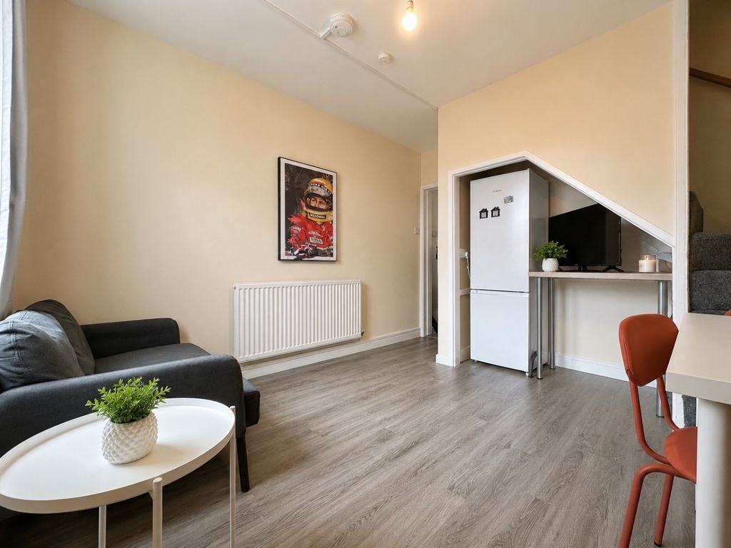 Property photo 3 of 11 5298274