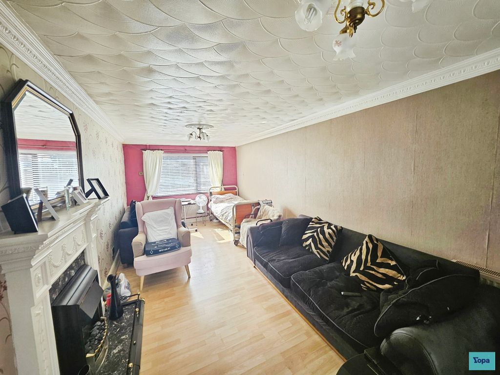 Property photo 2 of 16 9B557Fe8-1000057003
