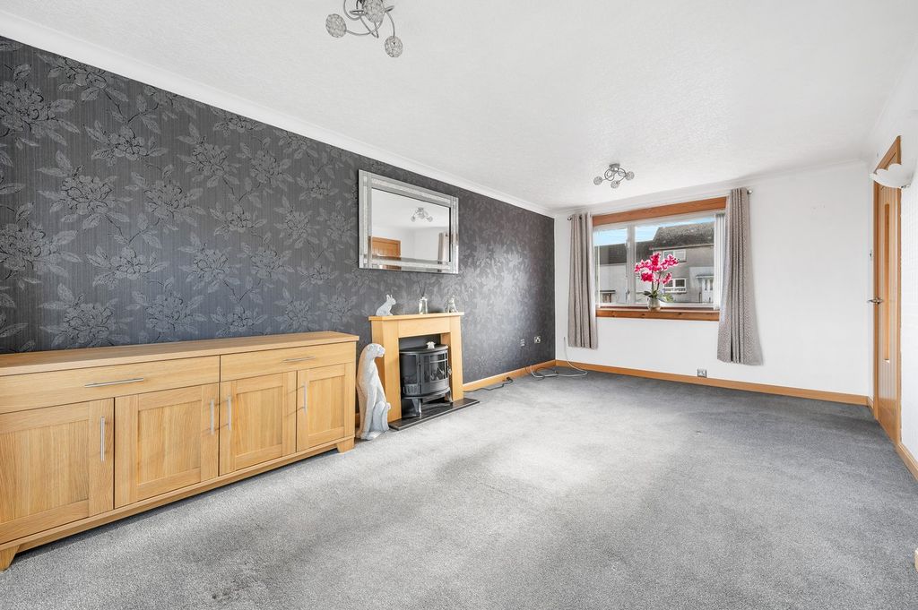 Property photo 3 of 23