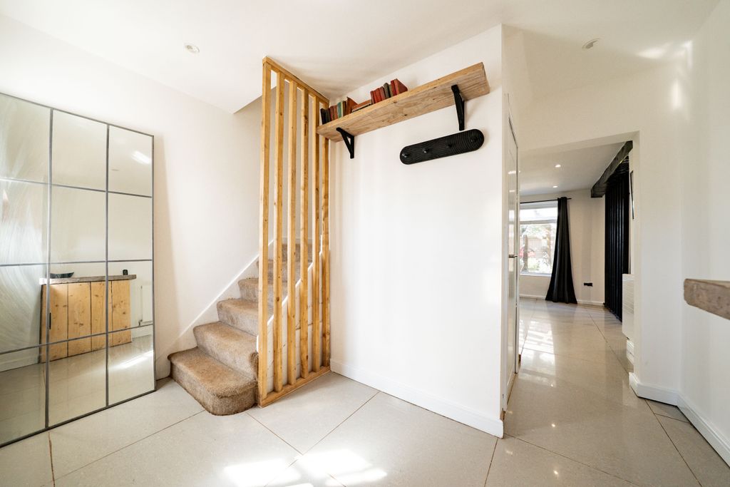 Property photo 2 of 27 Dsc01155