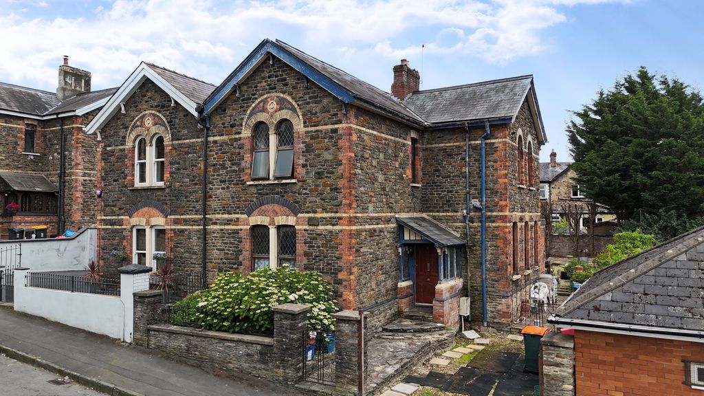 Property photo 1 of 30