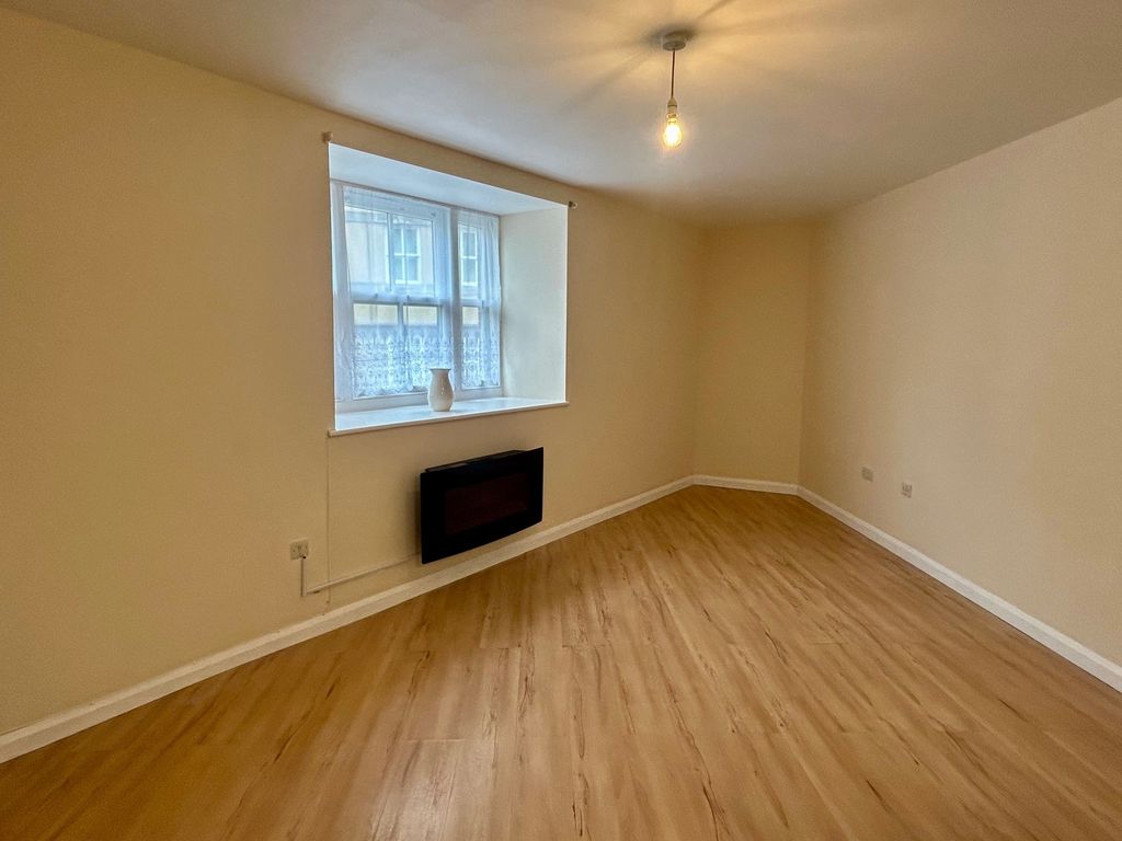 Property photo 3 of 7 Image