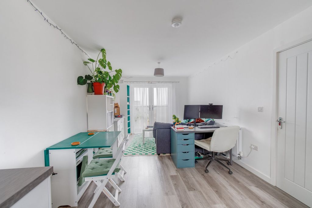 Property photo 3 of 8 Picture No. 05