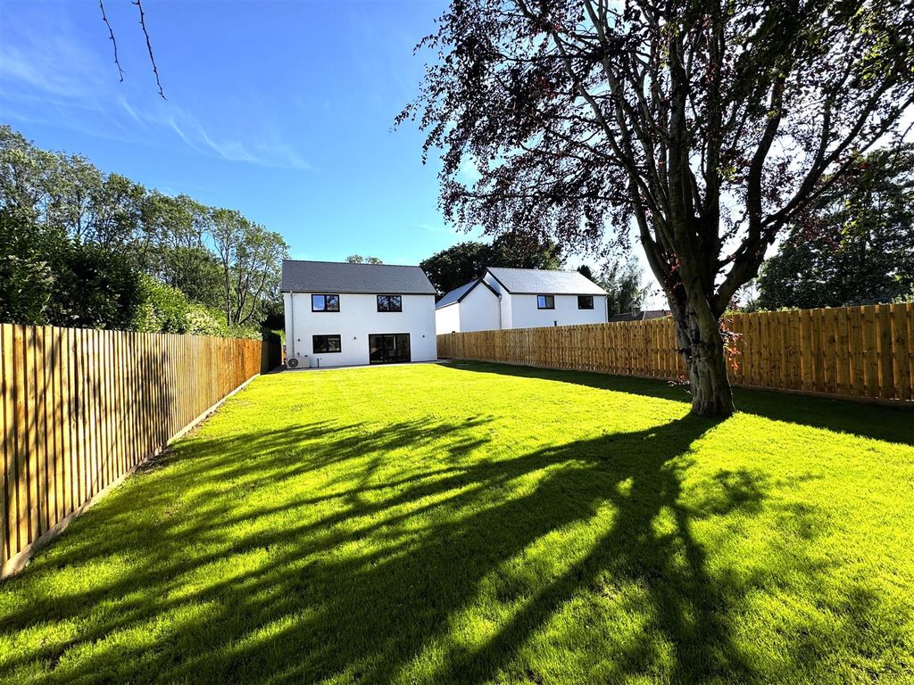 Property photo 2 of 29