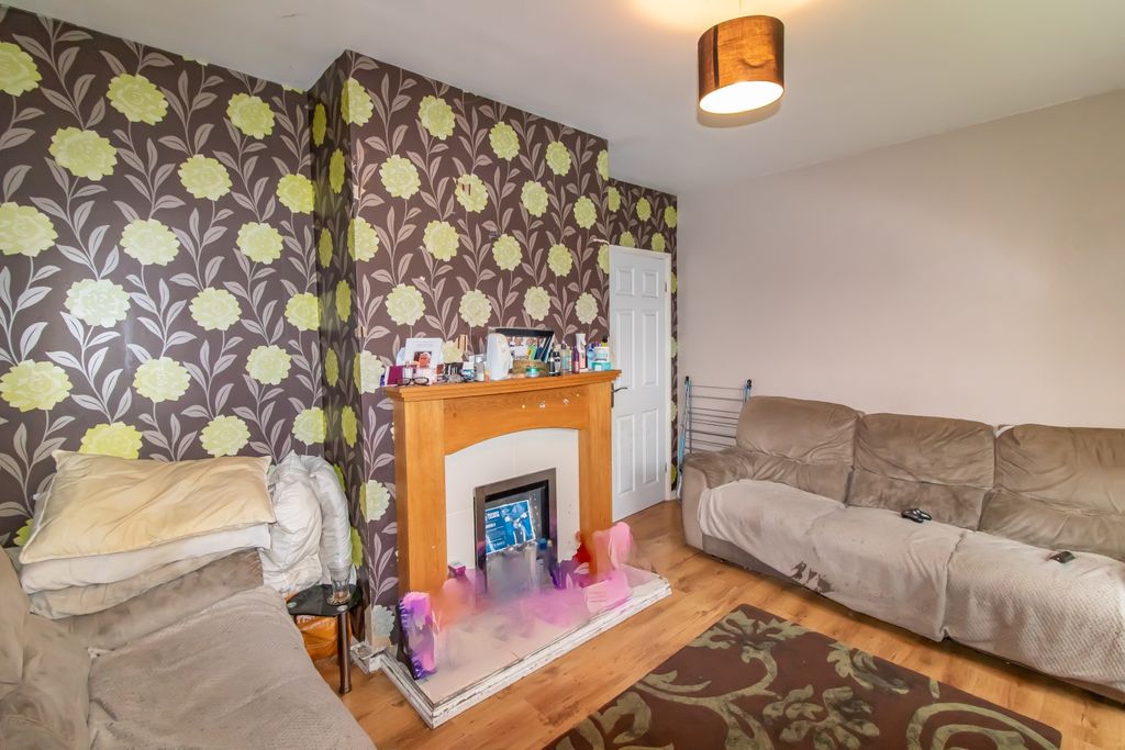 Property photo 2 of 24 1