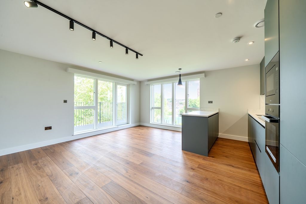 Property photo 1 of 10 1464793-7-6A071c7...