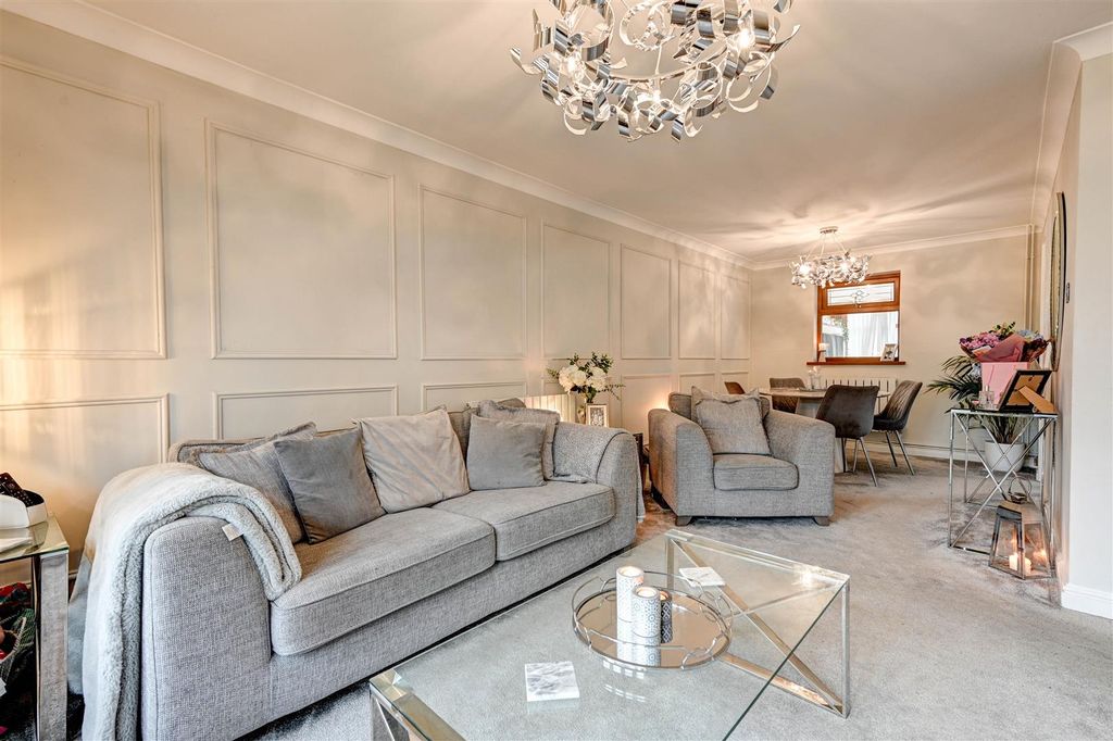 Property photo 3 of 17 Lounge Diner.Jpg