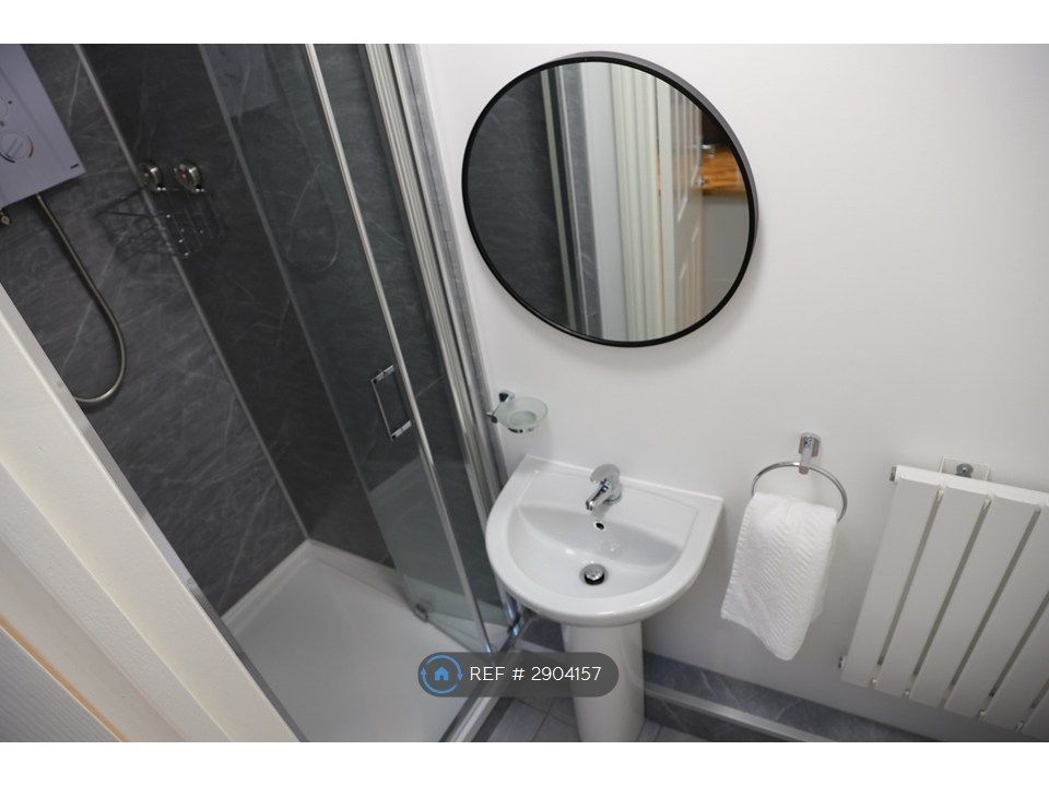 Property photo 2 of 35