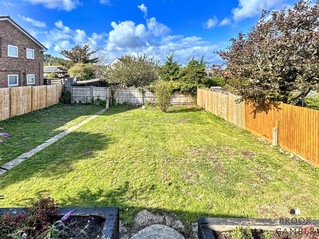 Property photo 2 of 19 01323 438506