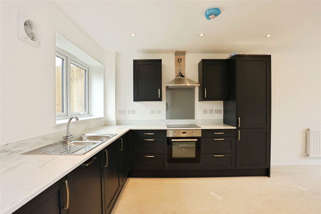 Property photo 3 of 16 Picture No. 06