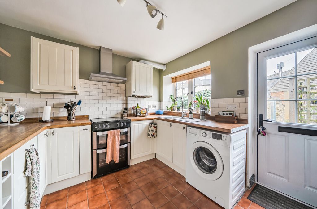 Property photo 2 of 16 Kitchen