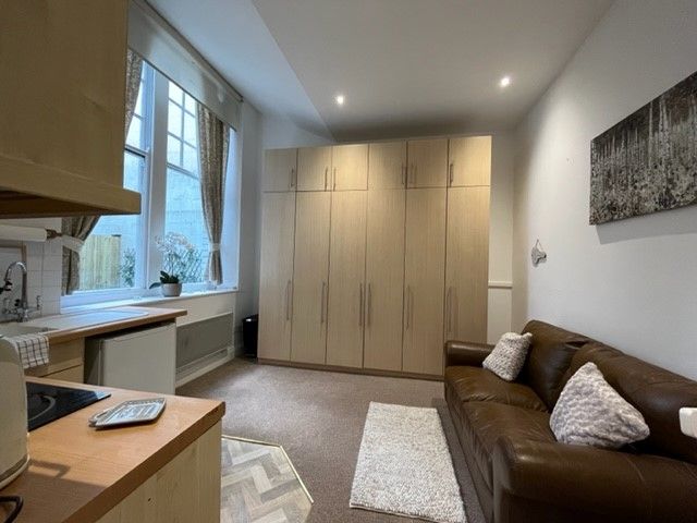 Property photo 2 of 9 Balcony