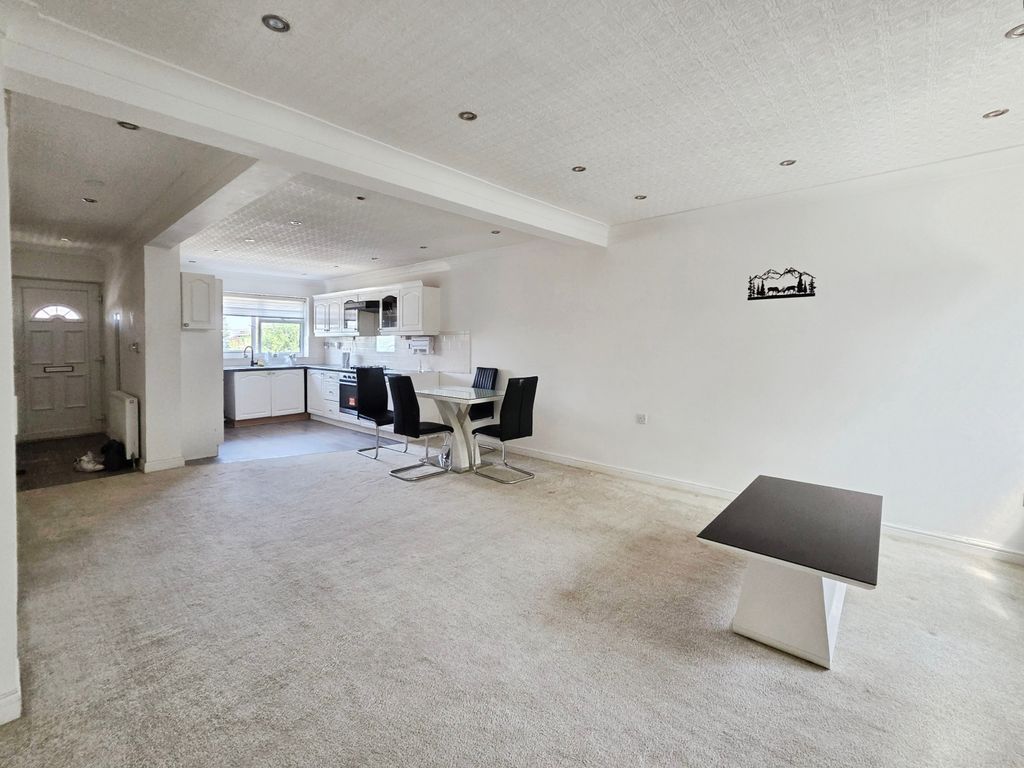 Property photo 2 of 20 Cf9166Fe-1000147797
