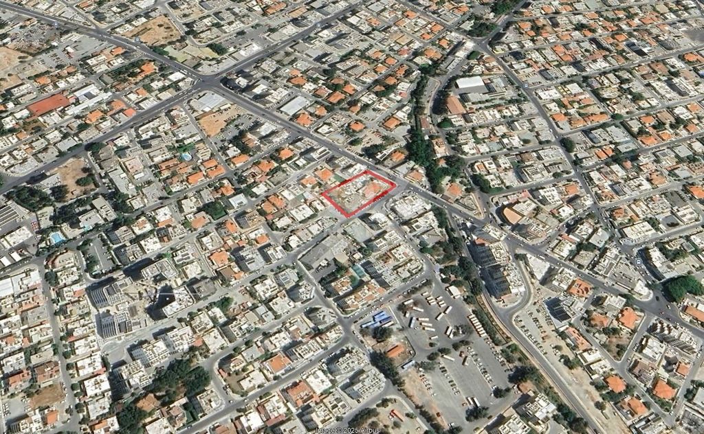 Property photo 1 of 3 Commercial Land For Sale In Limassol | 2,472m² In Historical