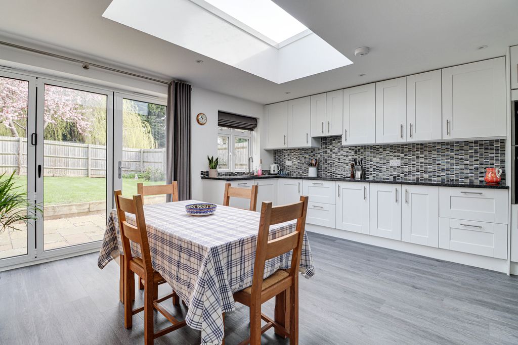 Property photo 3 of 17 Kitchen/Dining Room