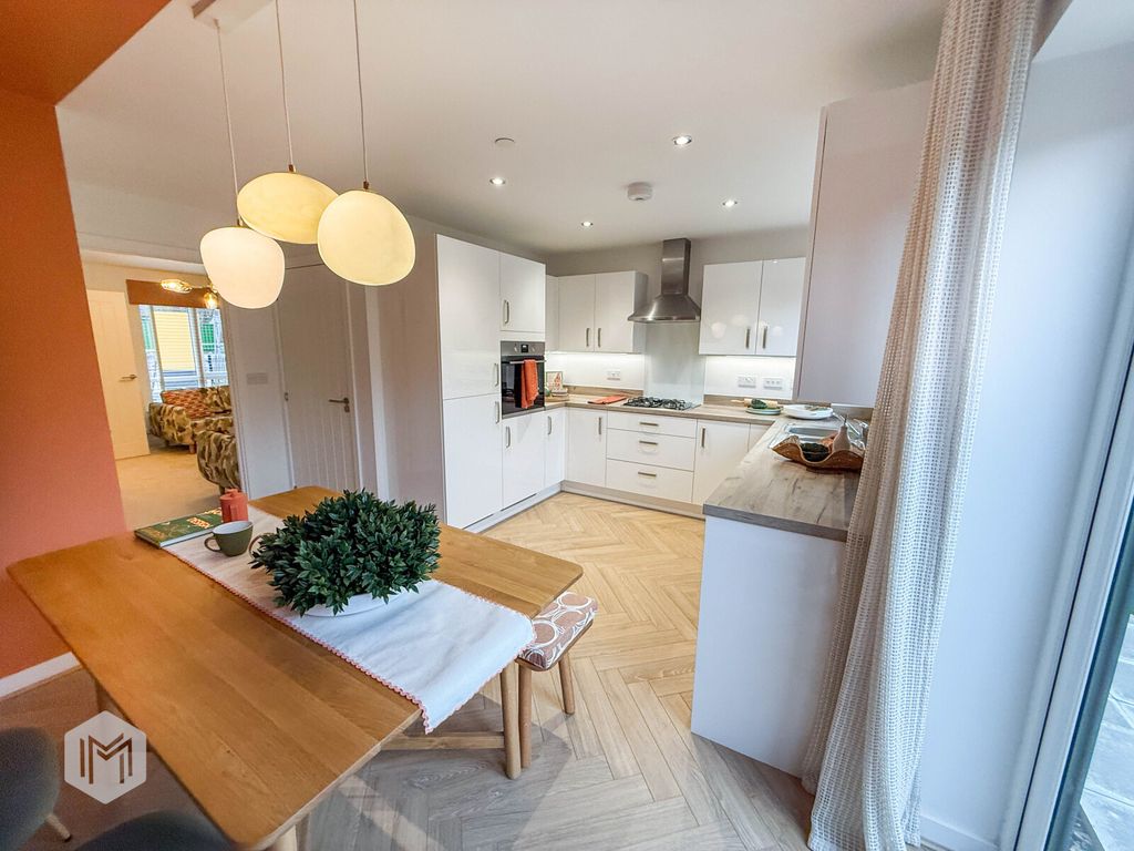 Property photo 1 of 17 Kitchen