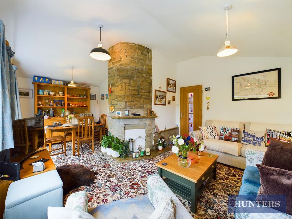 Property photo 2 of 24 Lounge/Diner