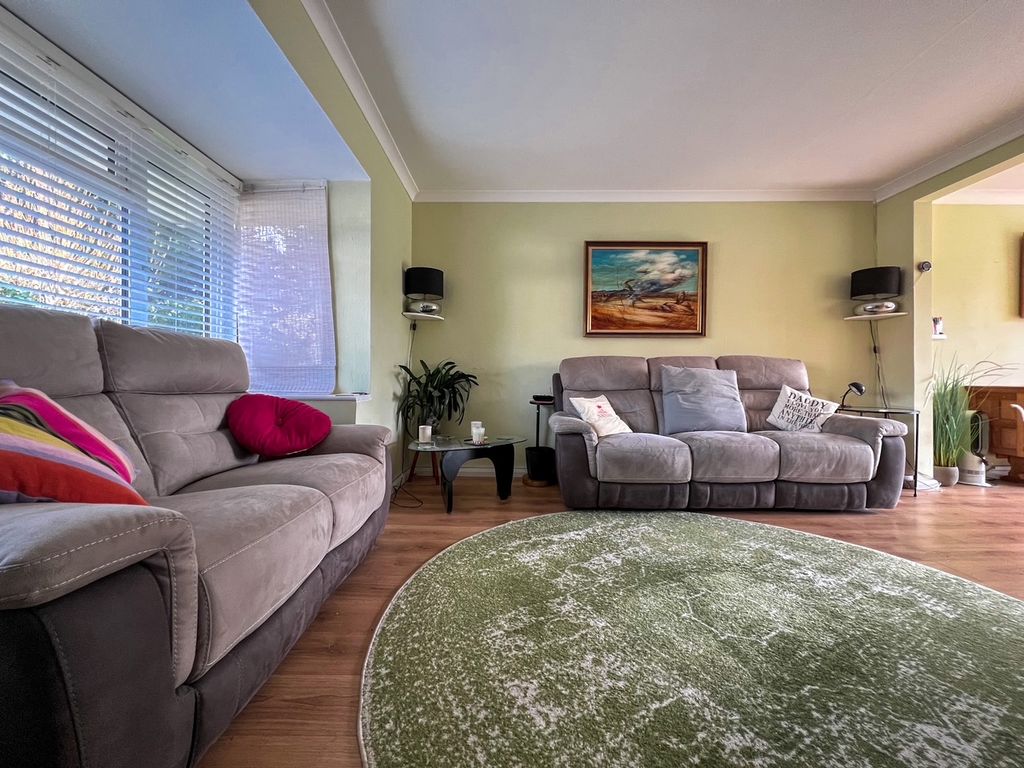 Property photo 3 of 32