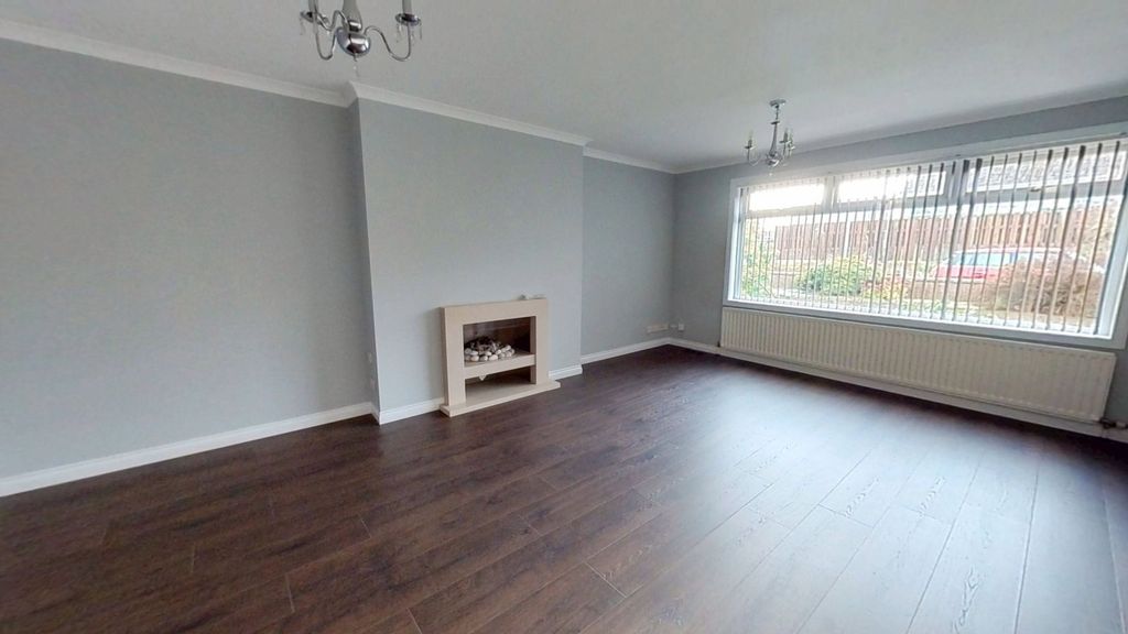 Property photo 3 of 17 Photo 3