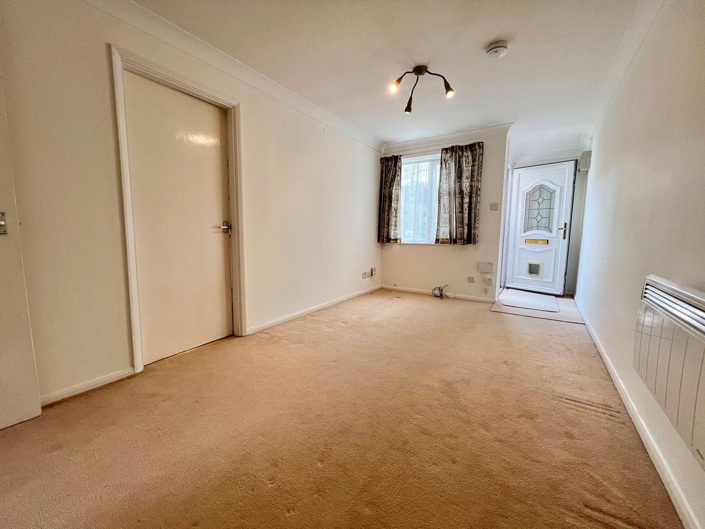 Property photo 2 of 8