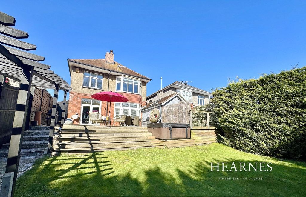 Property photo 1 of 30