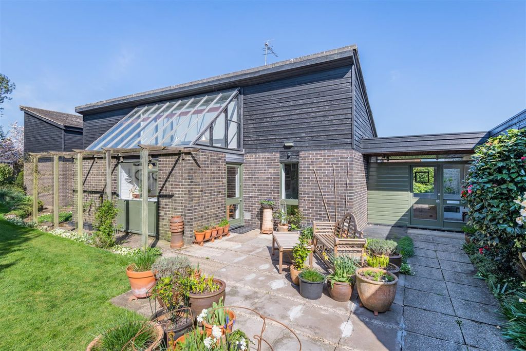 Property photo 1 of 39 Front External