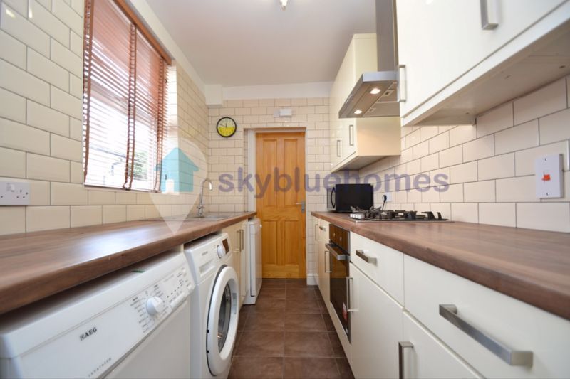 Property photo 3 of 10 Photo 12