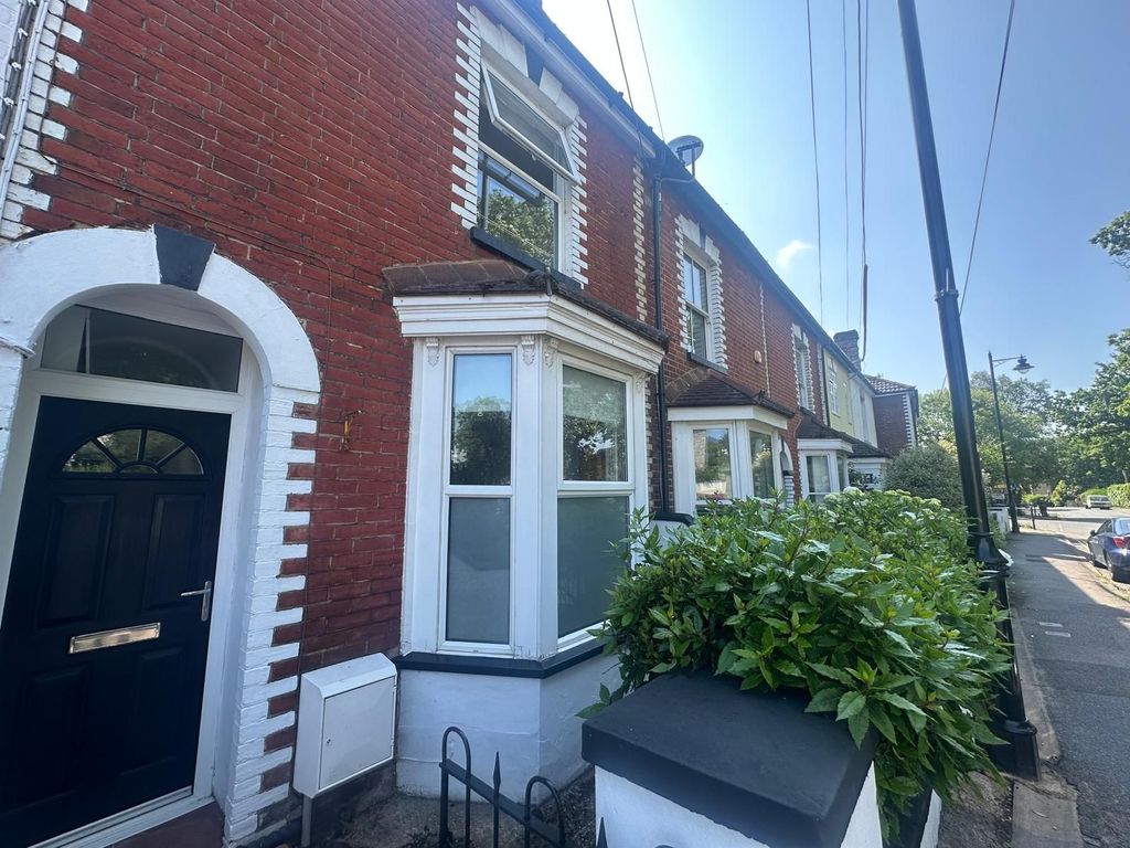 Property photo 2 of 28