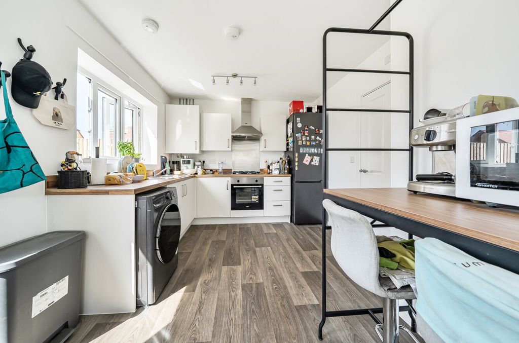 Property photo 3 of 12 Kitchen / Diner