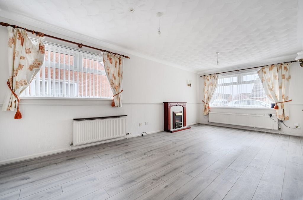 Property photo 2 of 11 1425215969Aeeefe2F958