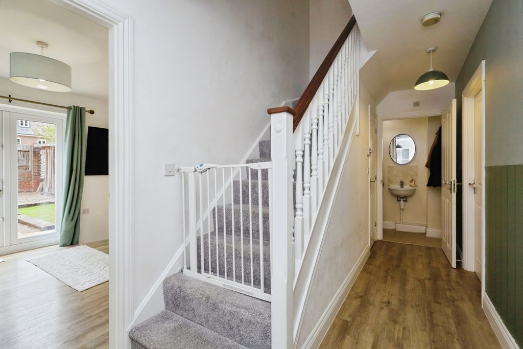 Property photo 2 of 15 Pbox-Img.Jpg