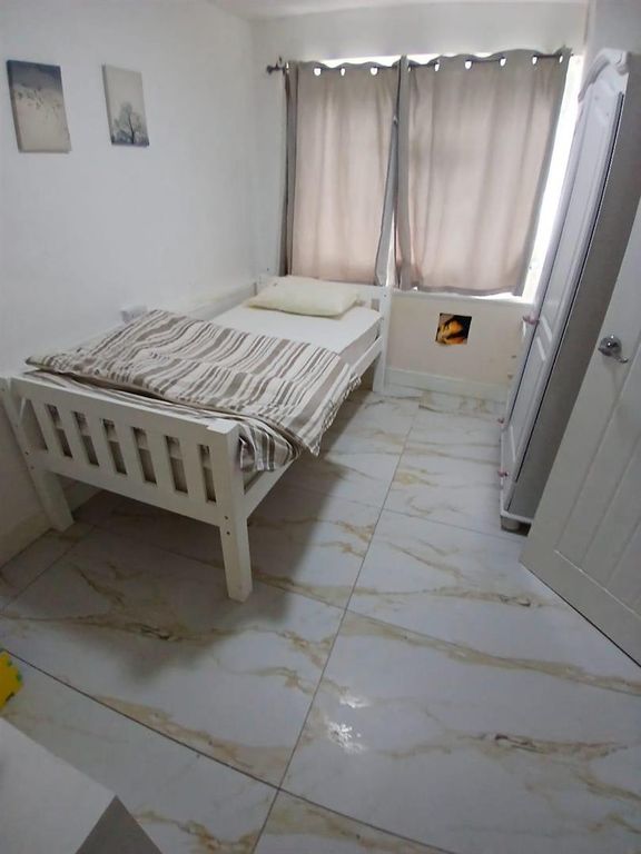 Property photo 3 of 7 63842B68-2F3B-416E-Ad68-Ebf4Ceebb099.Jpeg