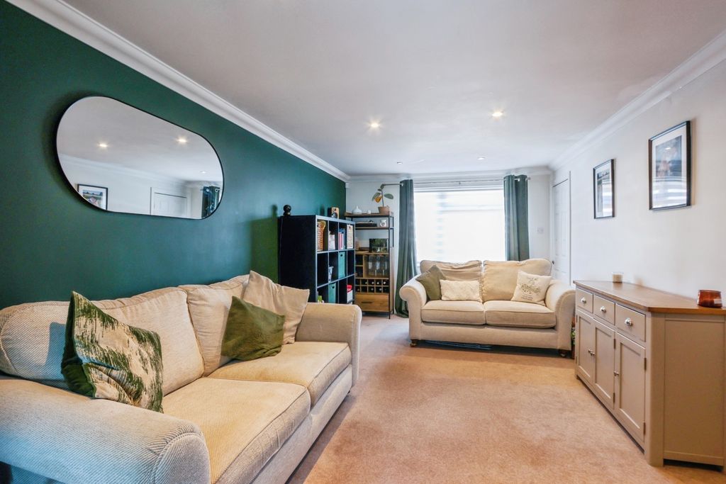 Property photo 2 of 20 Pbox-Img.Jpg