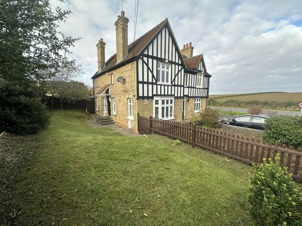 Property photo 2 of 11 Image 5