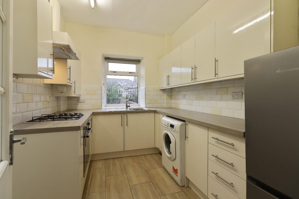 Property photo 3 of 28 Kitchen