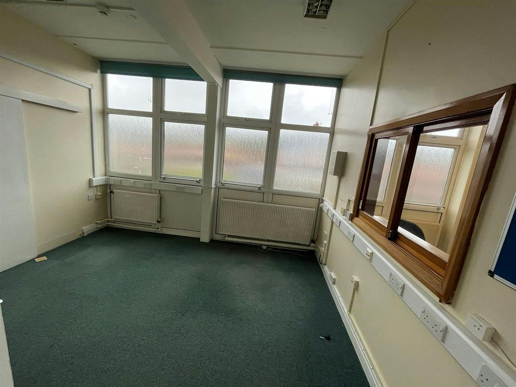 Property photo 3 of 12 Clinic 3.Jpg