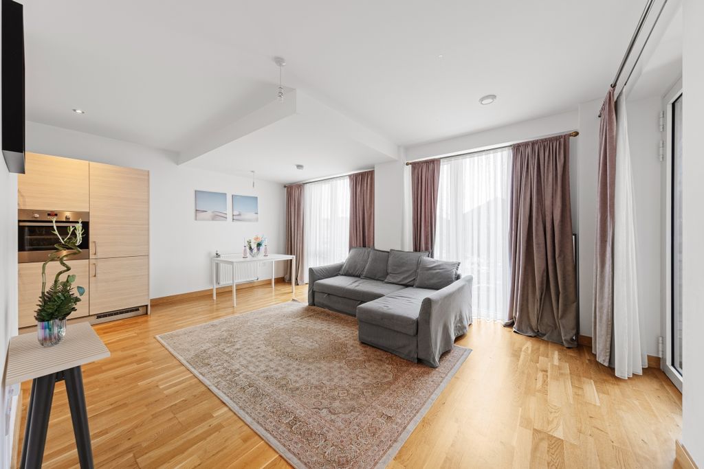 Property photo 2 of 9 094A6459