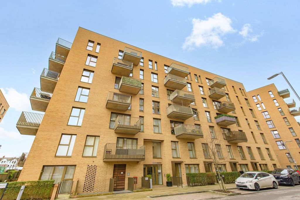 Property photo 2 of 8