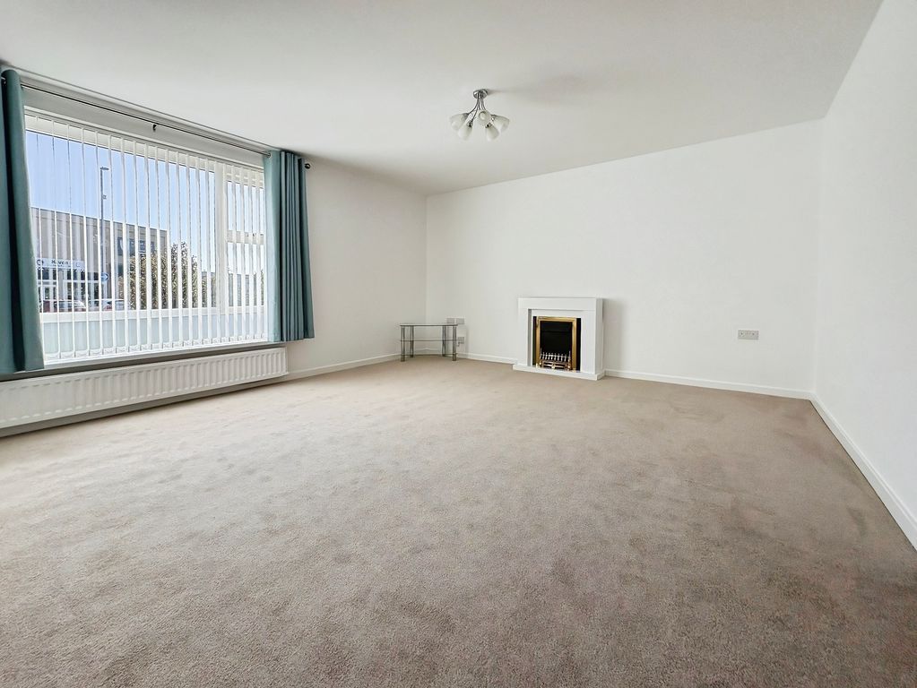 Property photo 2 of 9 Photo 6