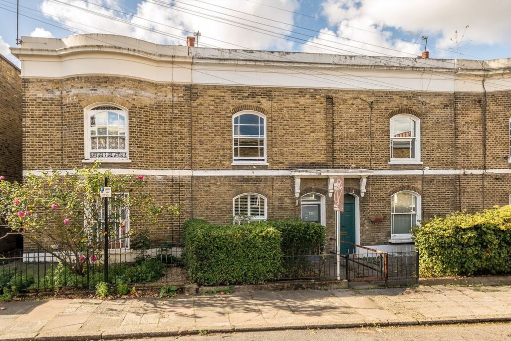 Property photo 1 of 11