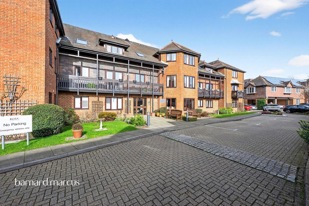 Property photo 2 of 20