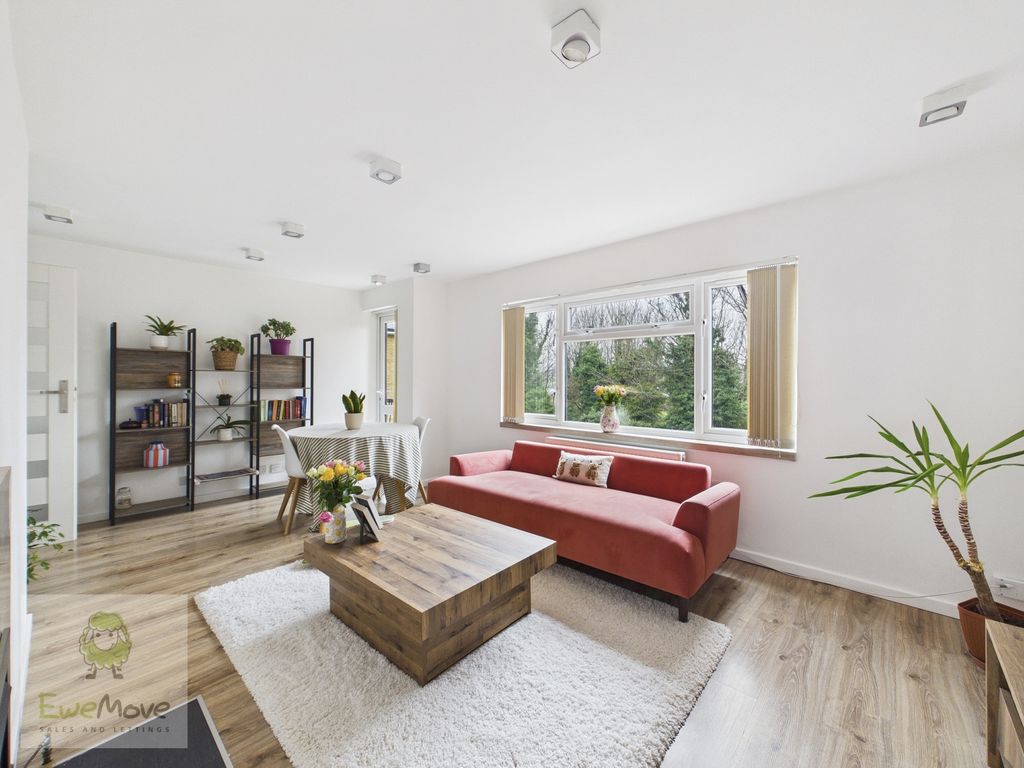 Property photo 1 of 11 Living Dining Room