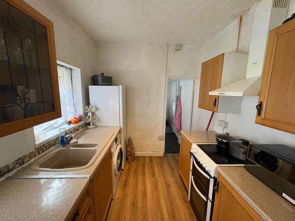 Property photo 3 of 10 Grove Road