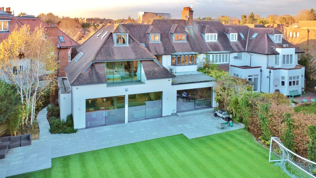 Property photo 2 of 60