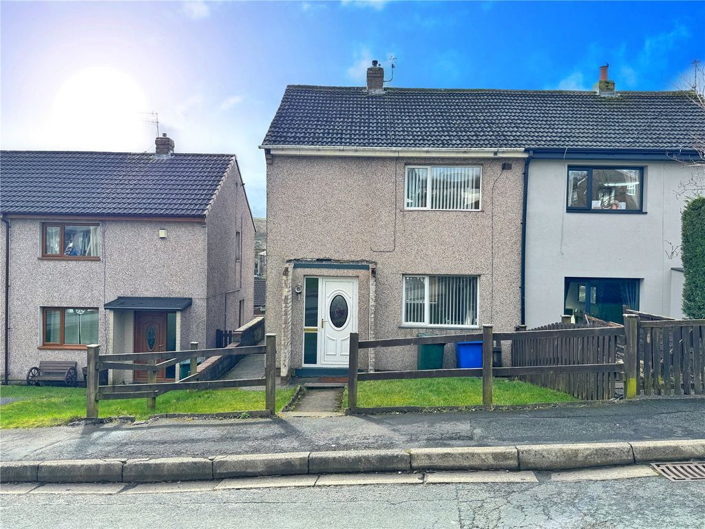 Property photo 1 of 10 Semi-Detached