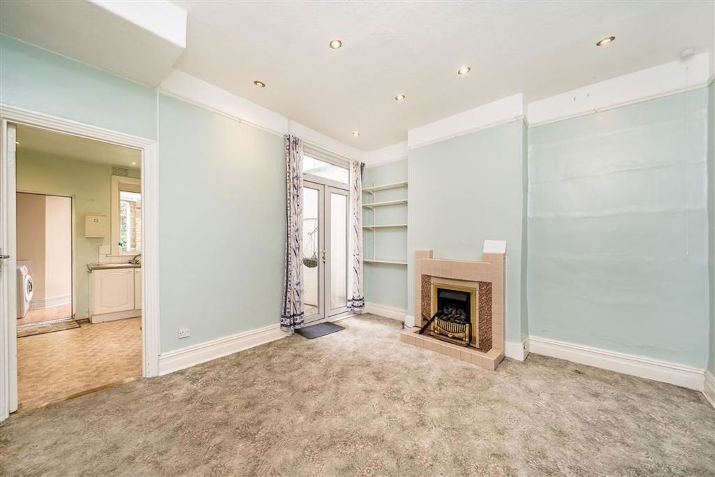 Property photo 3 of 8