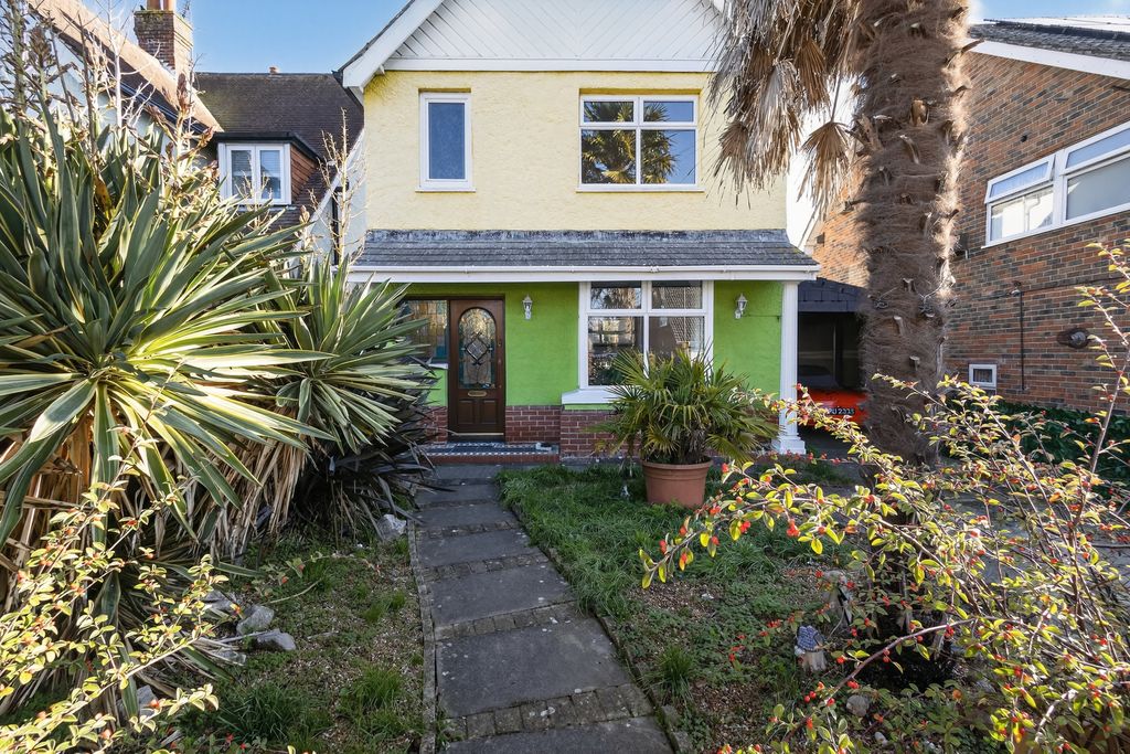 Property photo 1 of 18