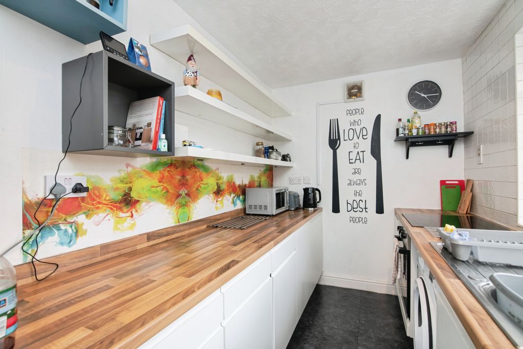 Property photo 2 of 15